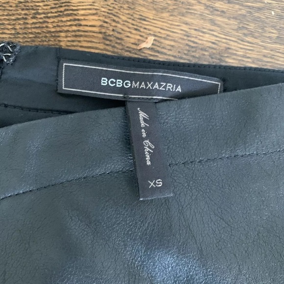 COPY - BCBGMAXAZRIA FUAX LEATHER MINI SKIRT SIZE … - Picture 4 of 6